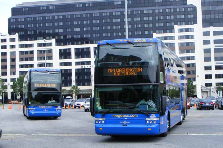 Megabus Van Hool Astromega DD066 & DD444